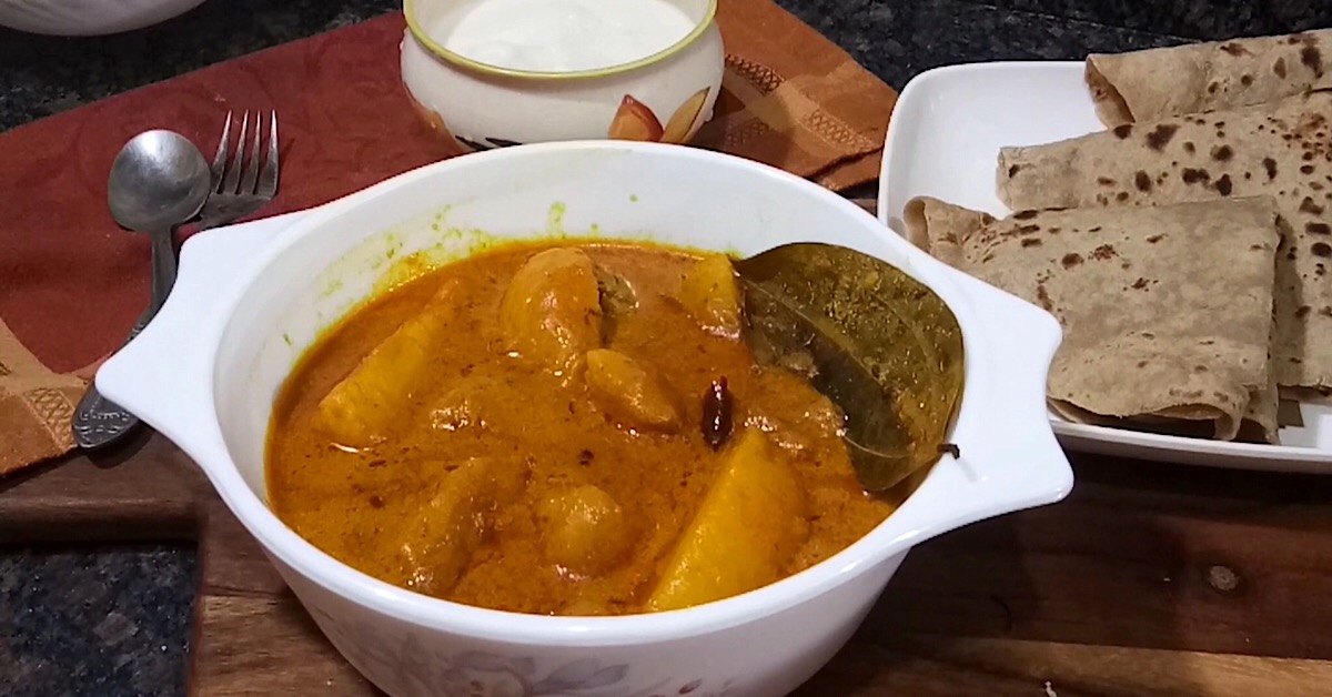 Potatoes cooked in yogurt