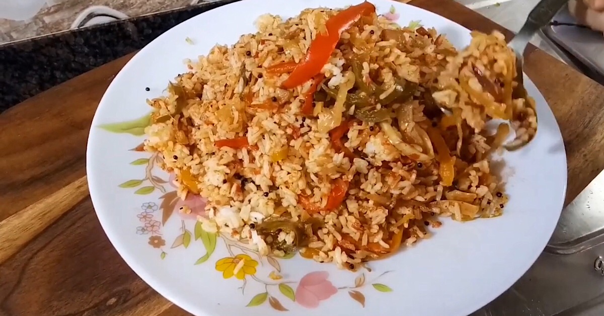 Tomato Schezwan Veg fried rice